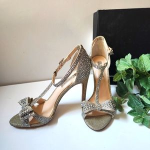 NWOT INC  Heels size 7½
